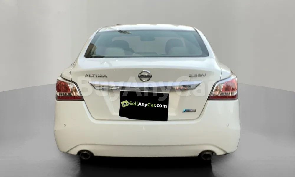 Vehicle photo 2