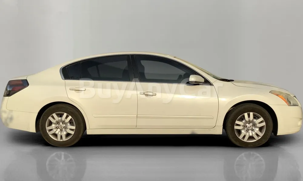 Vehicle photo 3