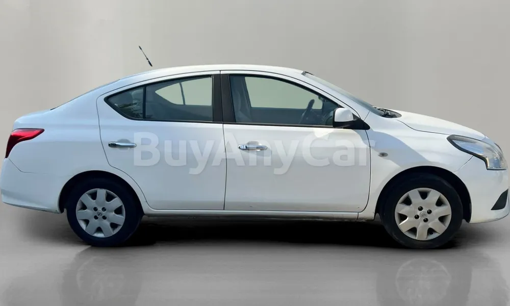 Vehicle photo 3