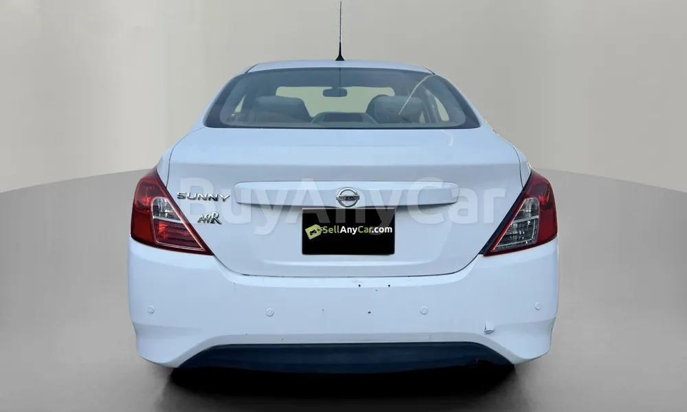 Vehicle photo 2