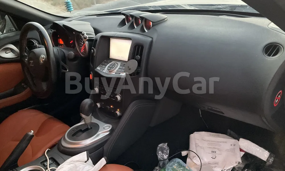 Vehicle photo 9