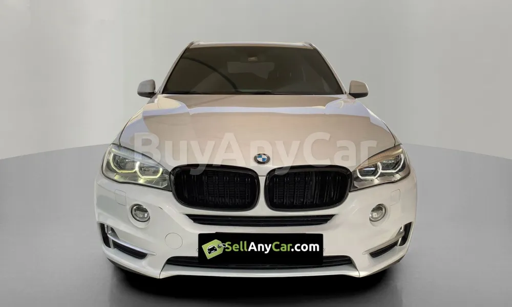 Vehicle photo 1