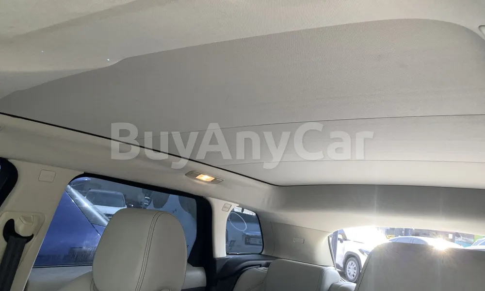 Vehicle photo 10