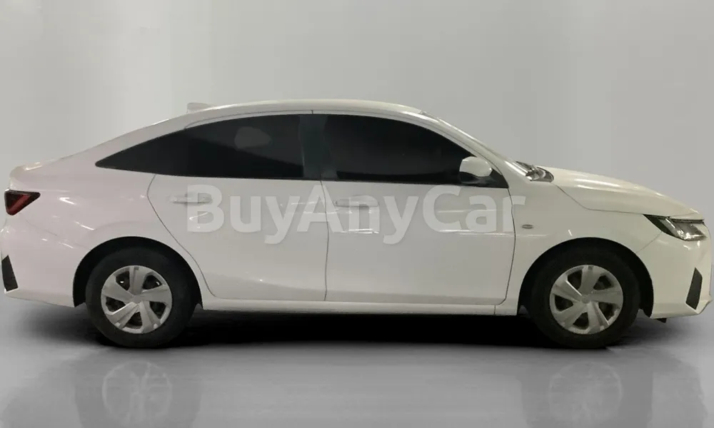 Vehicle photo 3