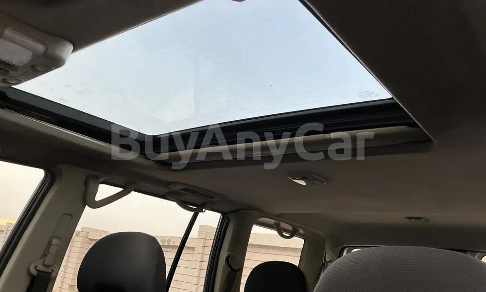 Vehicle photo 7