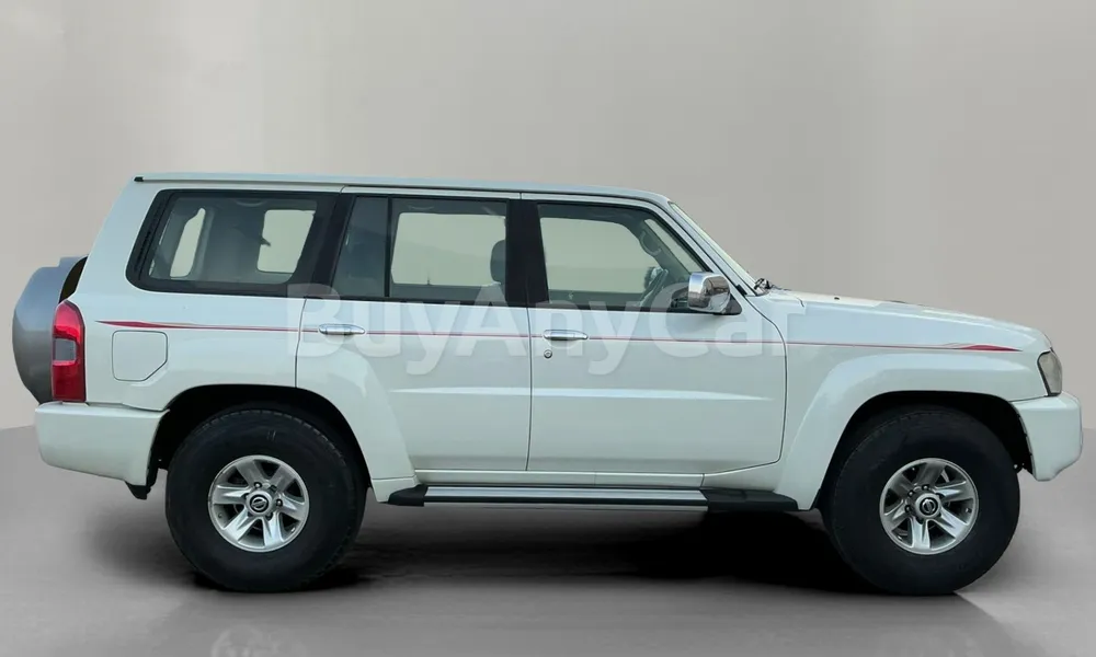 Vehicle photo 4