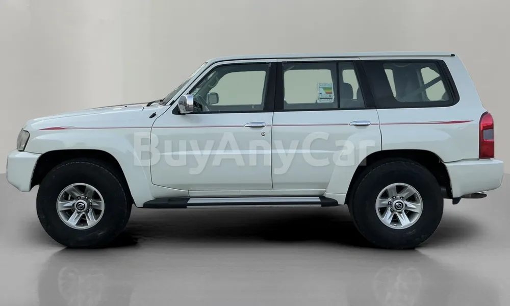 Vehicle photo 3