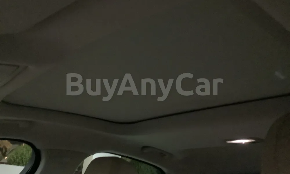 Vehicle photo 8