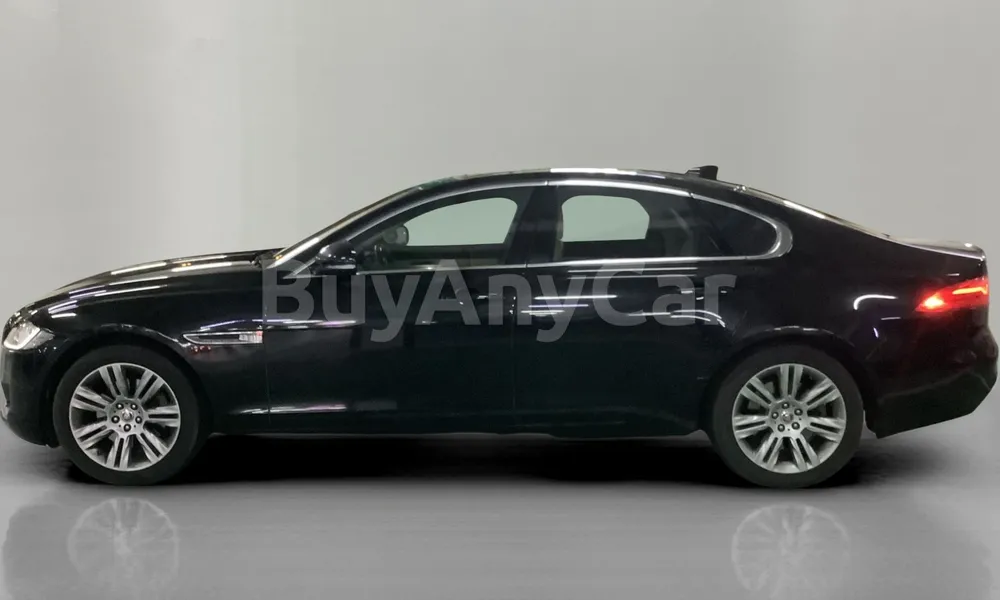Vehicle photo 4