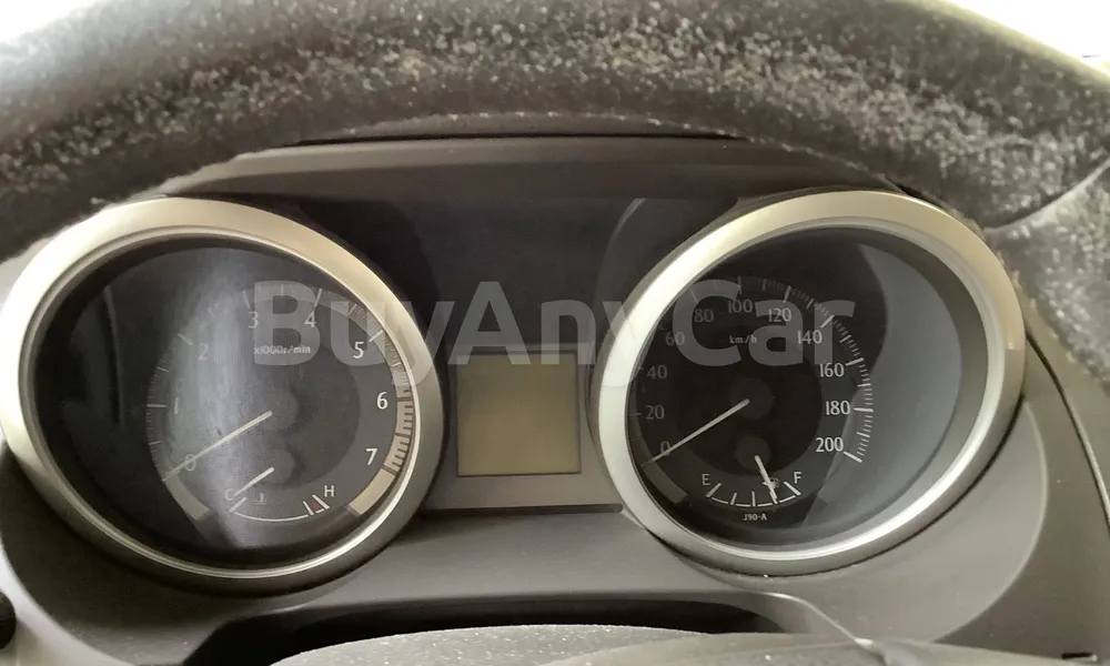 Vehicle photo 6