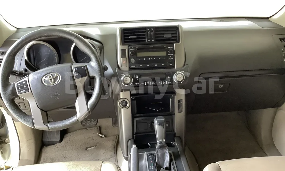 Vehicle photo 8