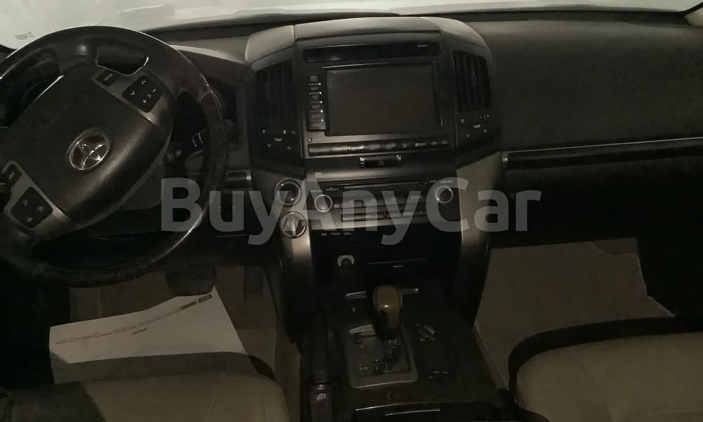 Vehicle photo 9