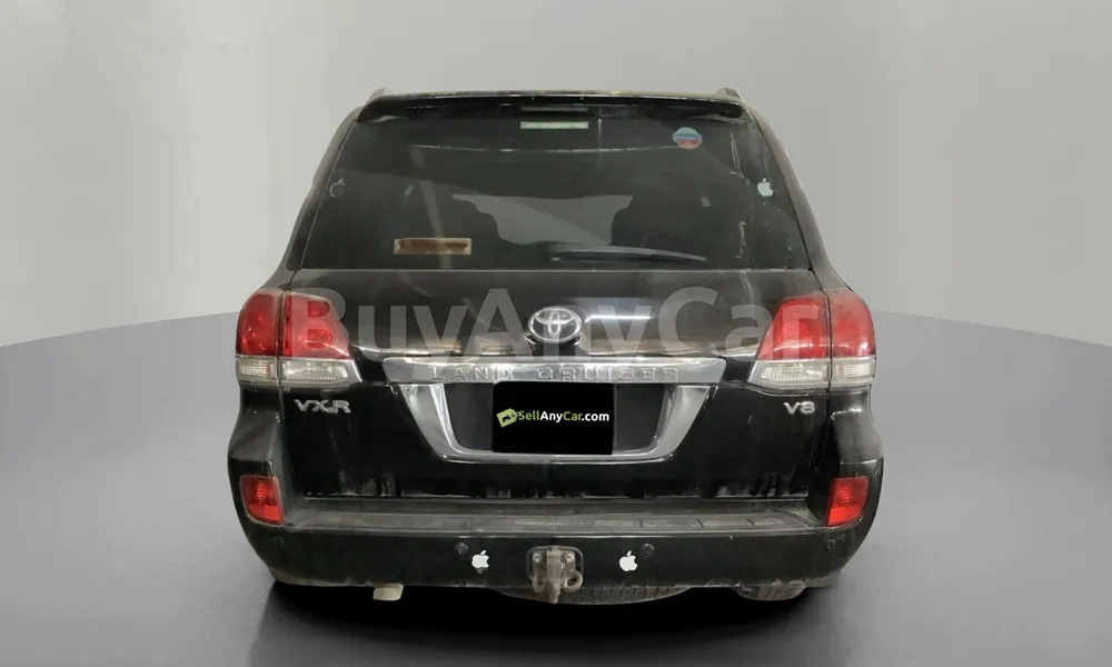 Vehicle photo 2