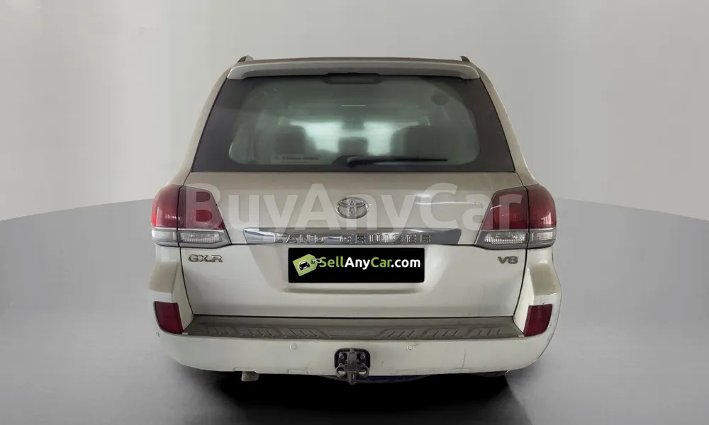 Vehicle photo 2