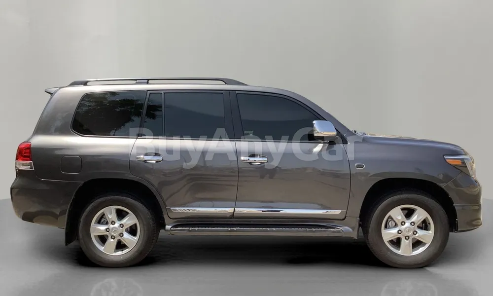 Vehicle photo 3