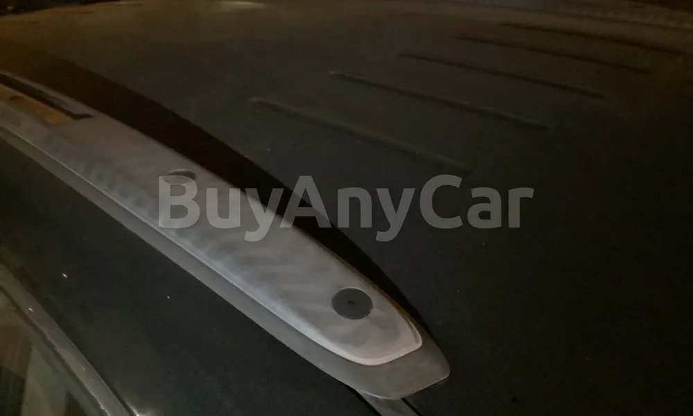 Vehicle photo 5