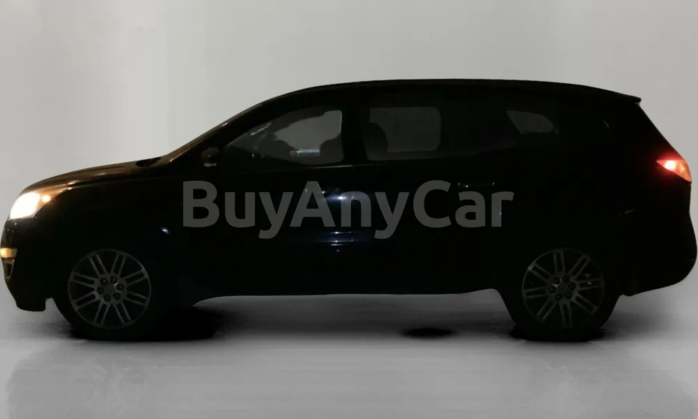 Vehicle photo 4