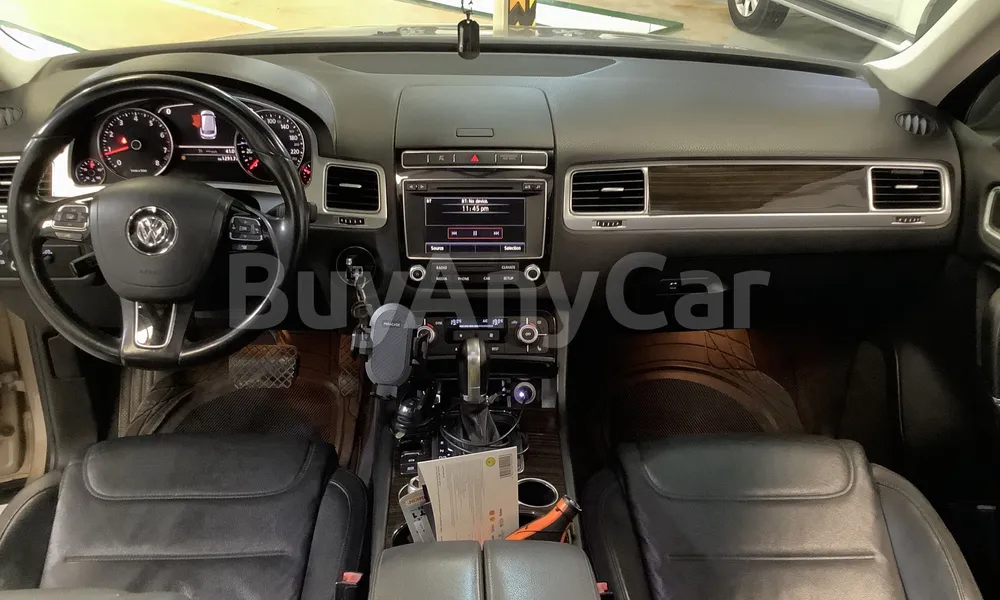 Vehicle photo 8
