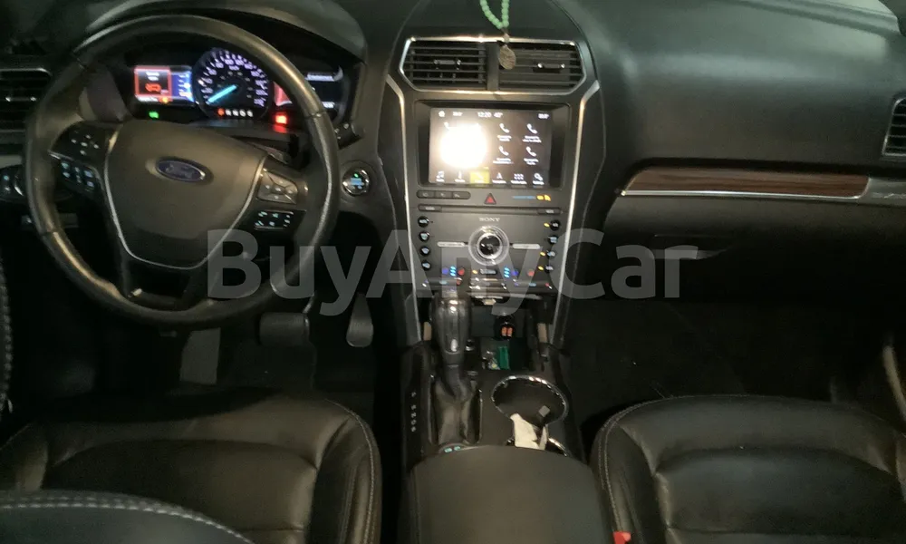 Vehicle photo 8