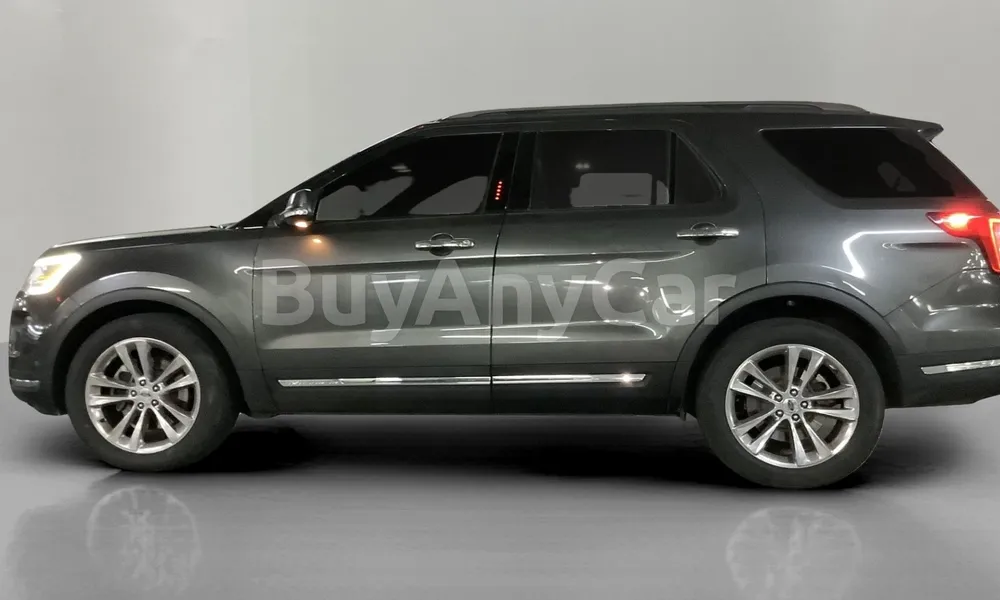 Vehicle photo 3