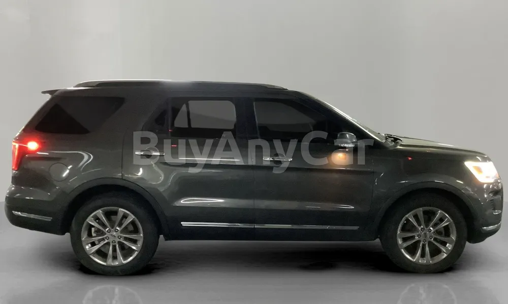 Vehicle photo 4