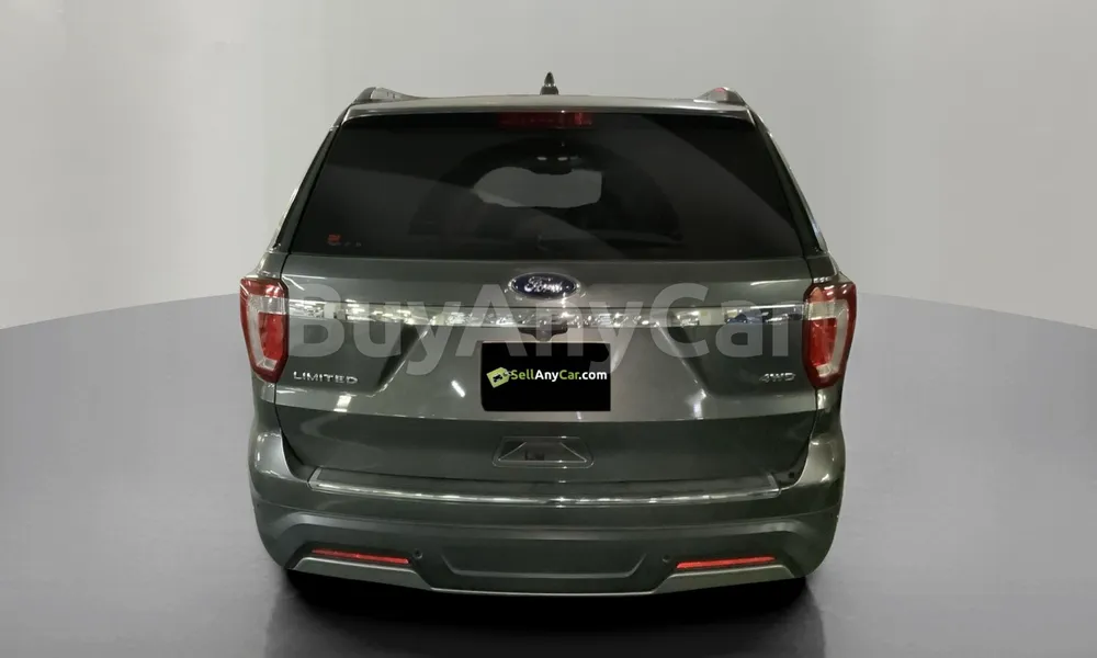 Vehicle photo 2