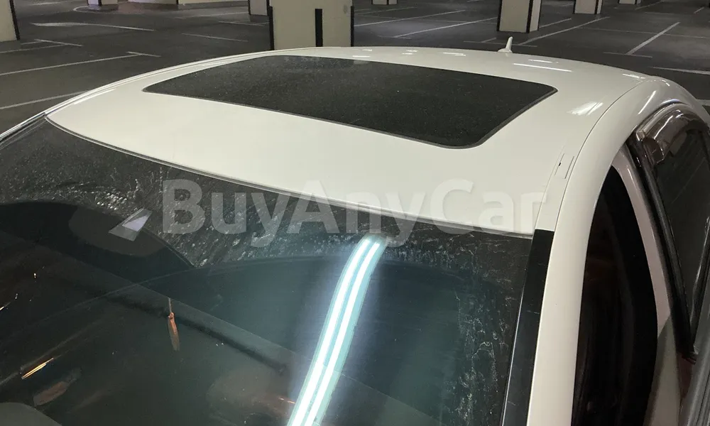 Vehicle photo 5