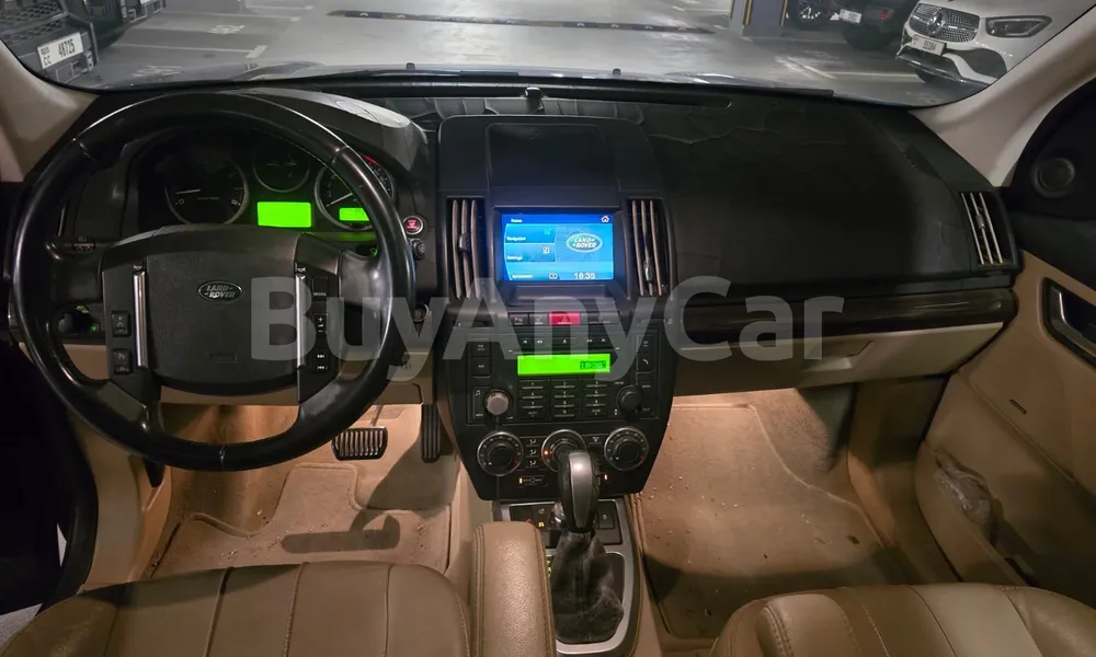 Vehicle photo 8