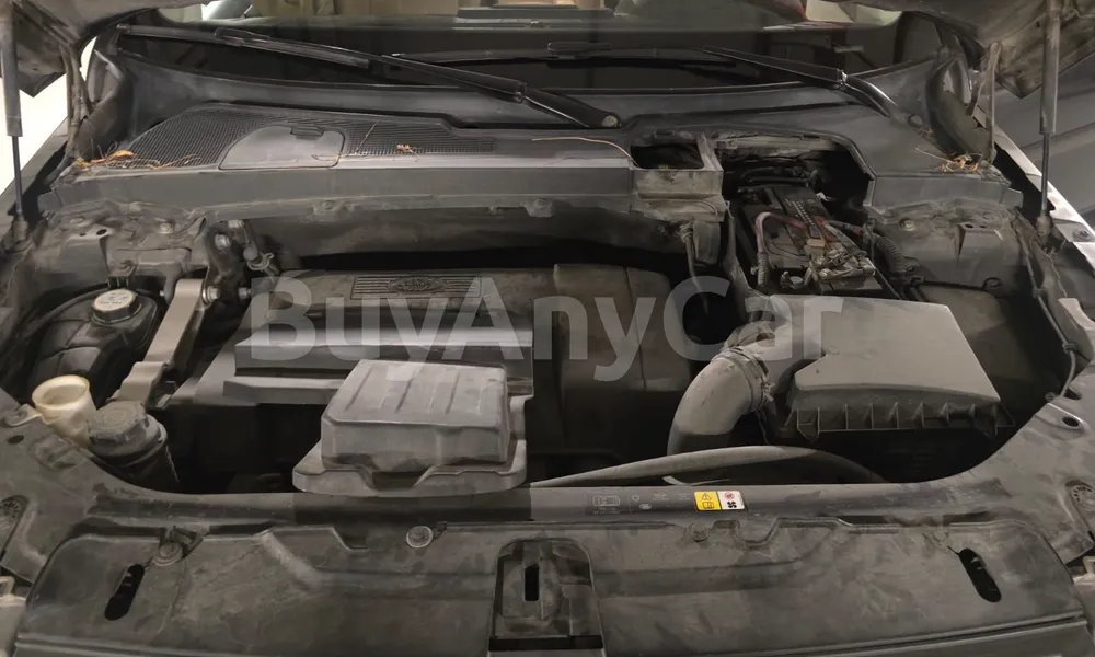 Vehicle photo 6