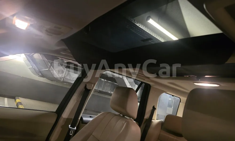 Vehicle photo 7