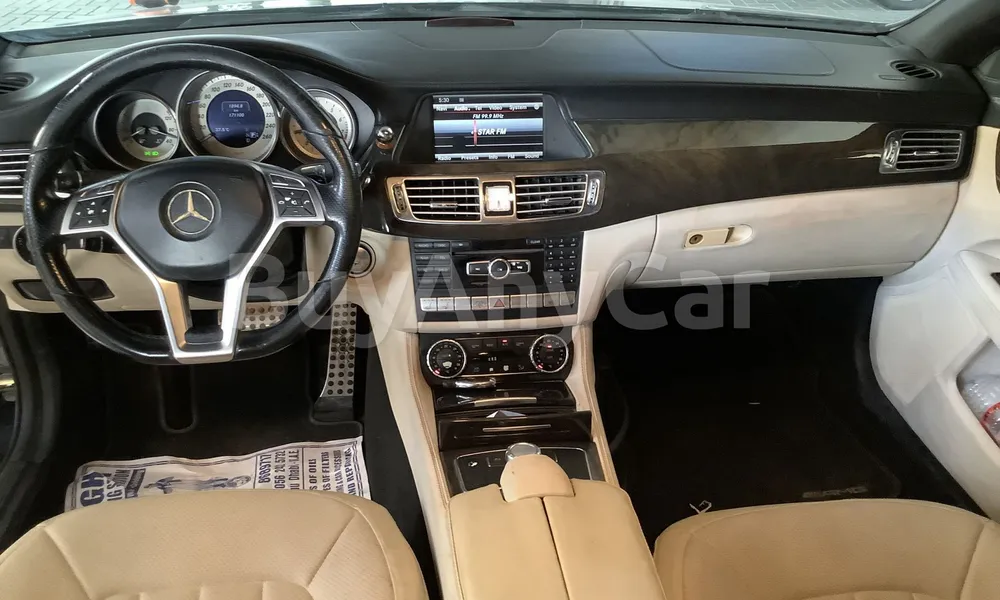 Vehicle photo 9