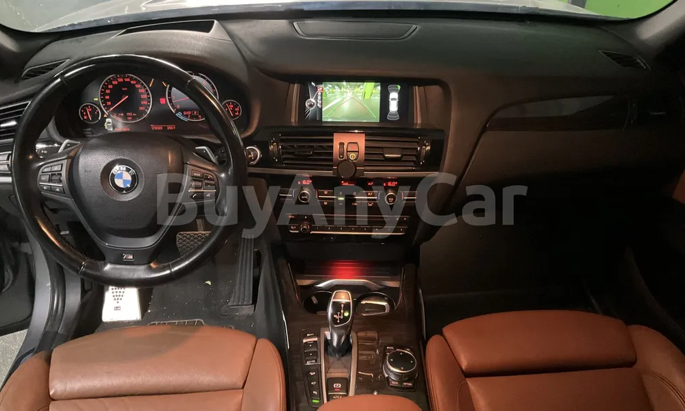 Vehicle photo 8