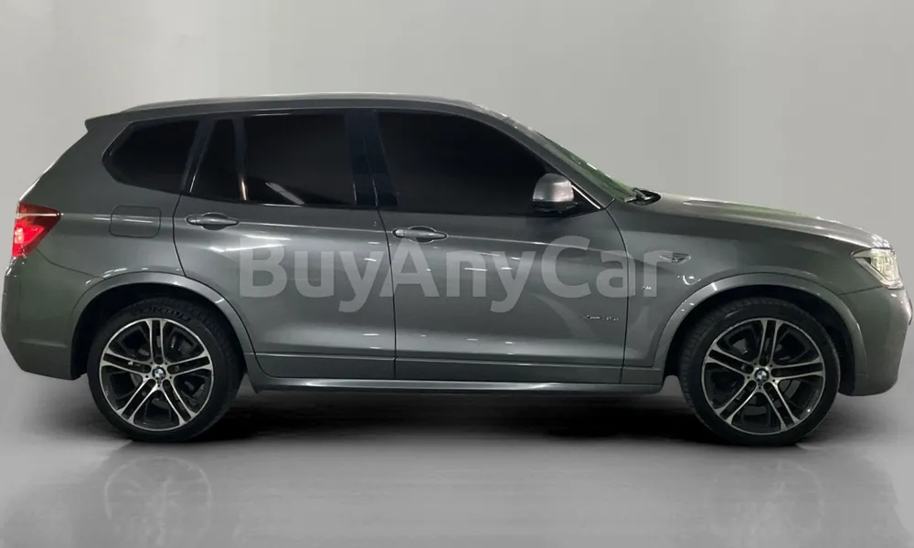 Vehicle photo 3