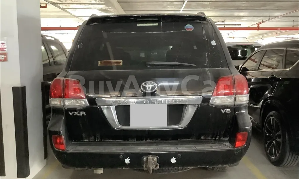 Vehicle photo 2