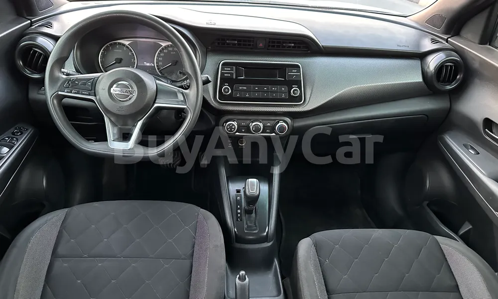 Vehicle photo 7