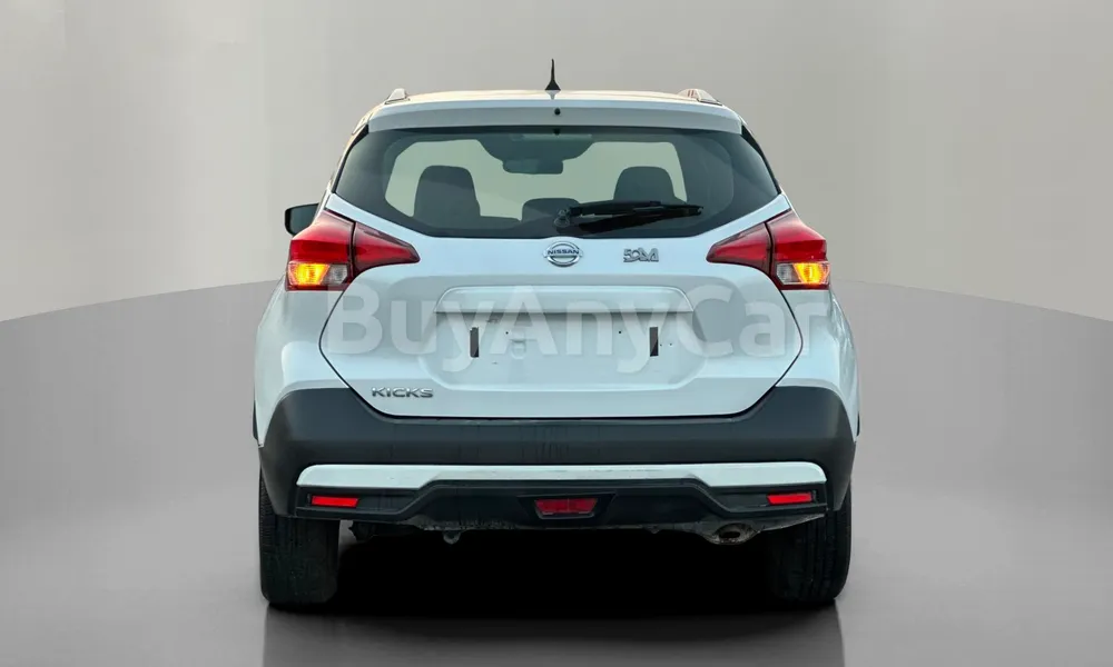 Vehicle photo 2