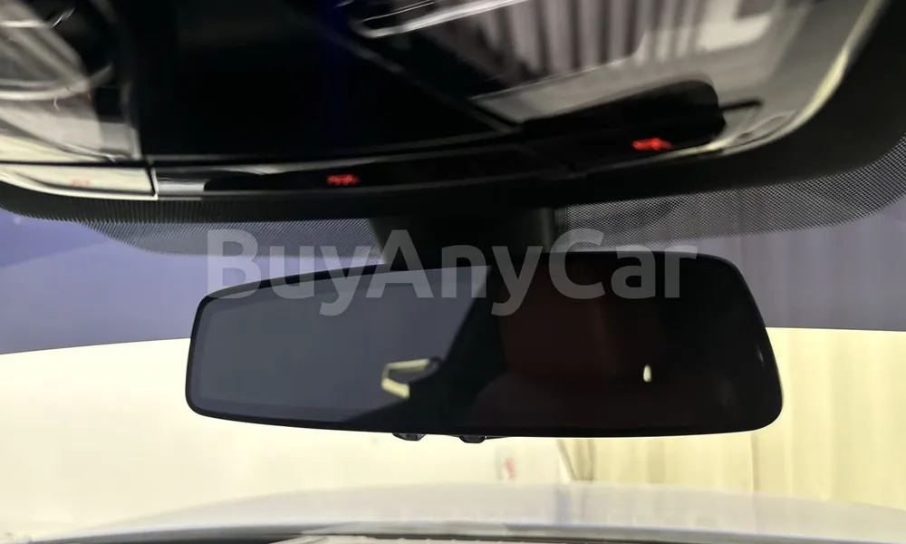 Vehicle photo 13