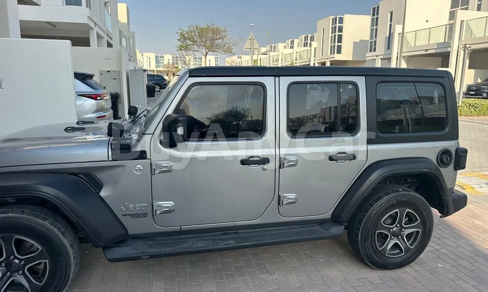 Vehicle photo 5