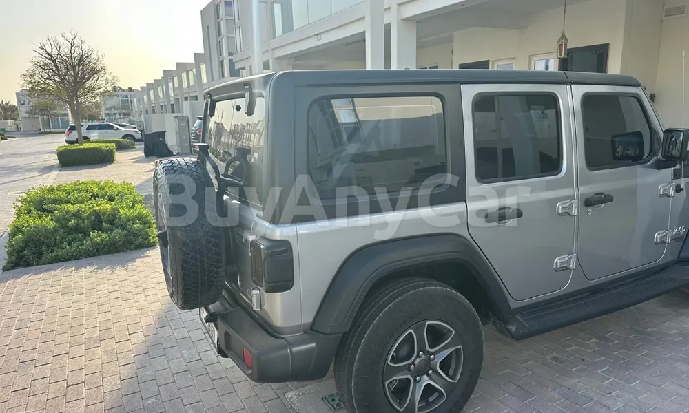 Vehicle photo 4