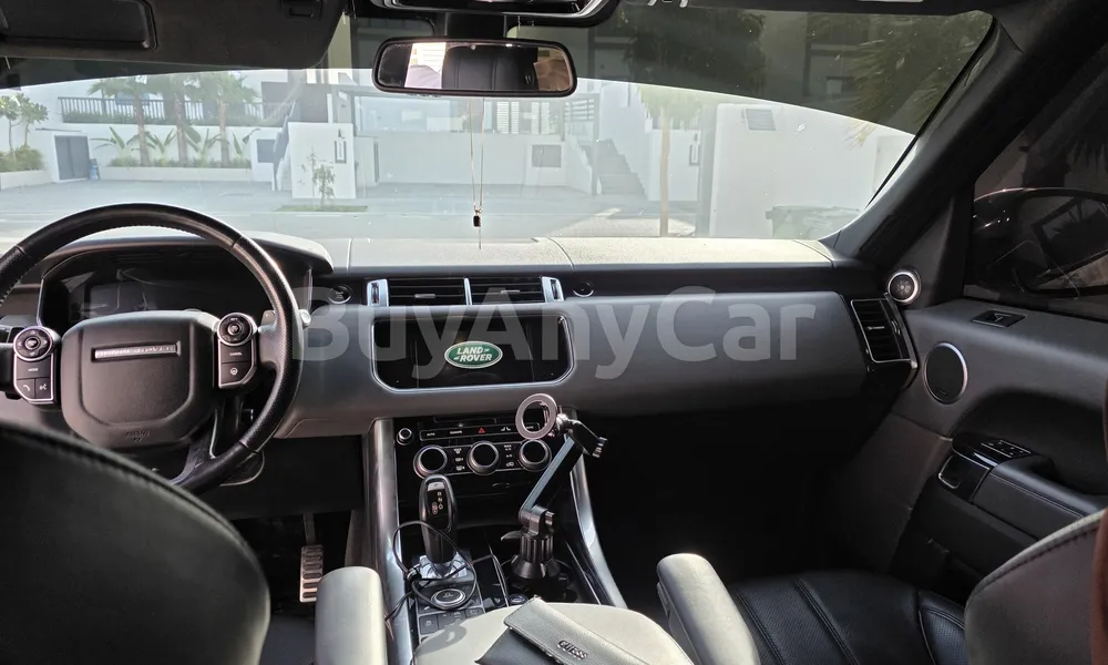 Vehicle photo 9
