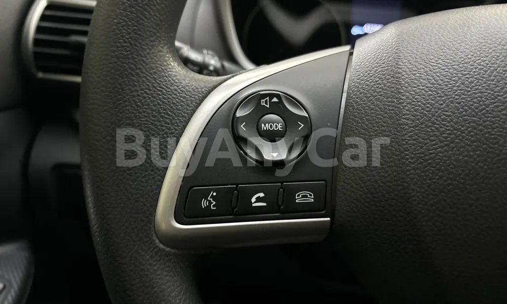 Vehicle photo 13