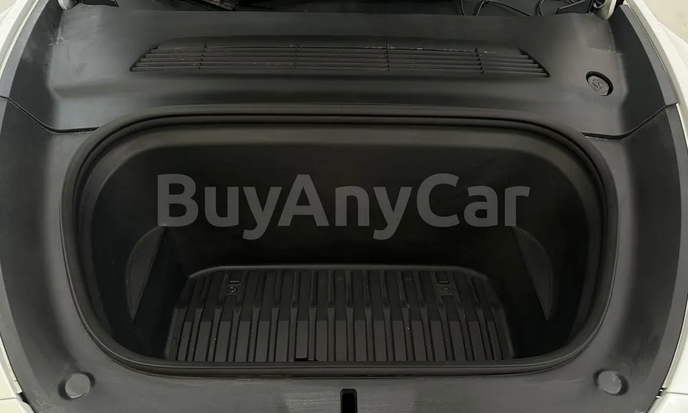 Vehicle photo 13