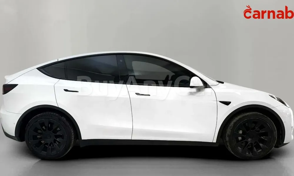Vehicle photo 3