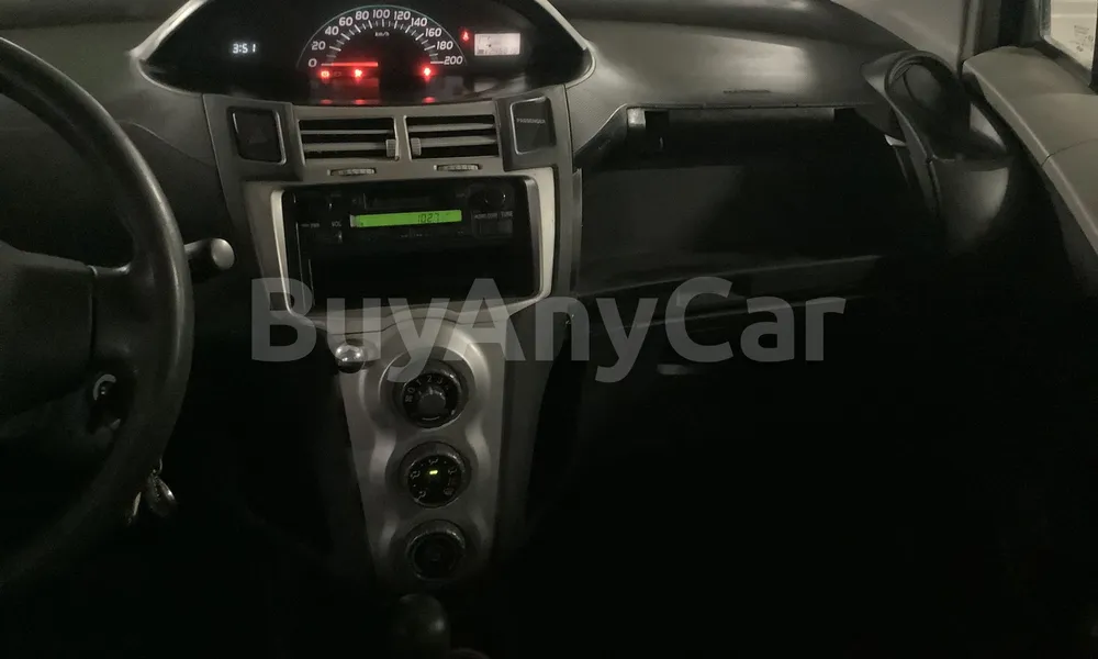 Vehicle photo 7