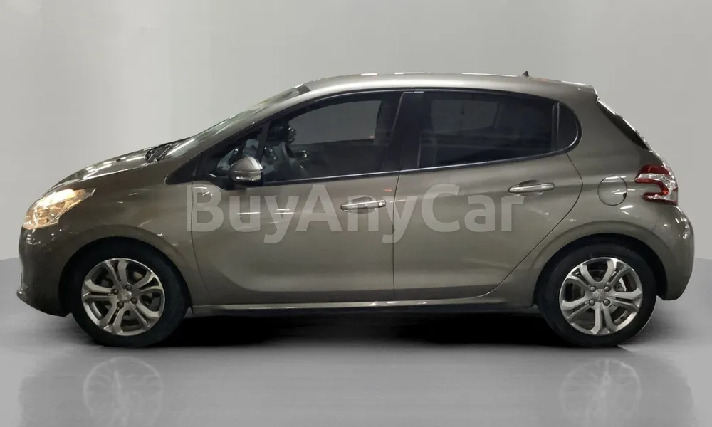 Vehicle photo 4