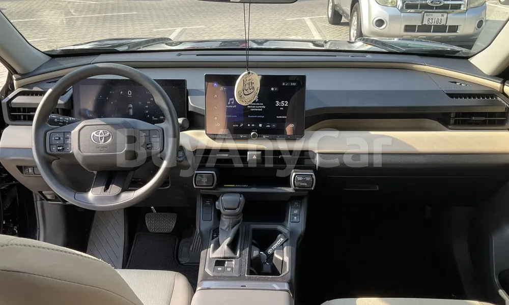 Vehicle photo 9