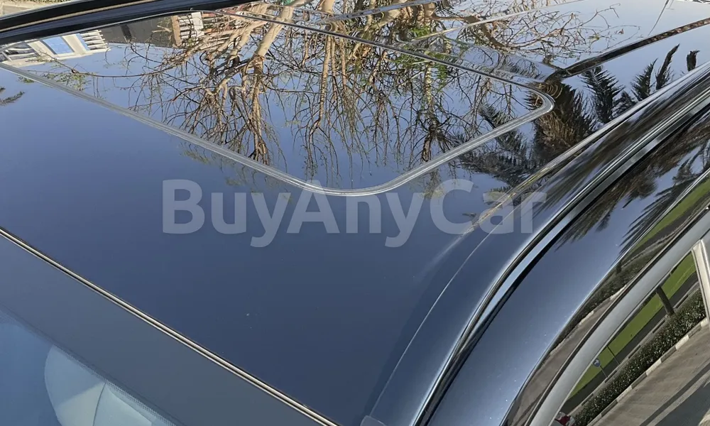 Vehicle photo 5