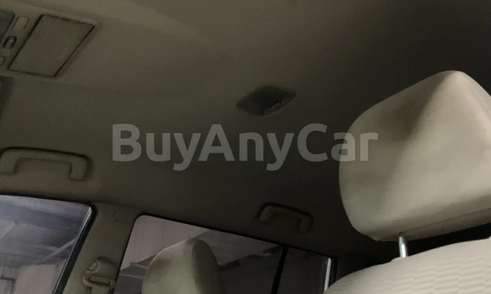 Vehicle photo 9