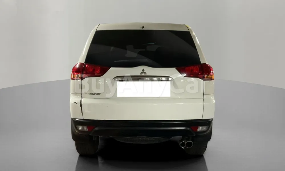 Vehicle photo 2