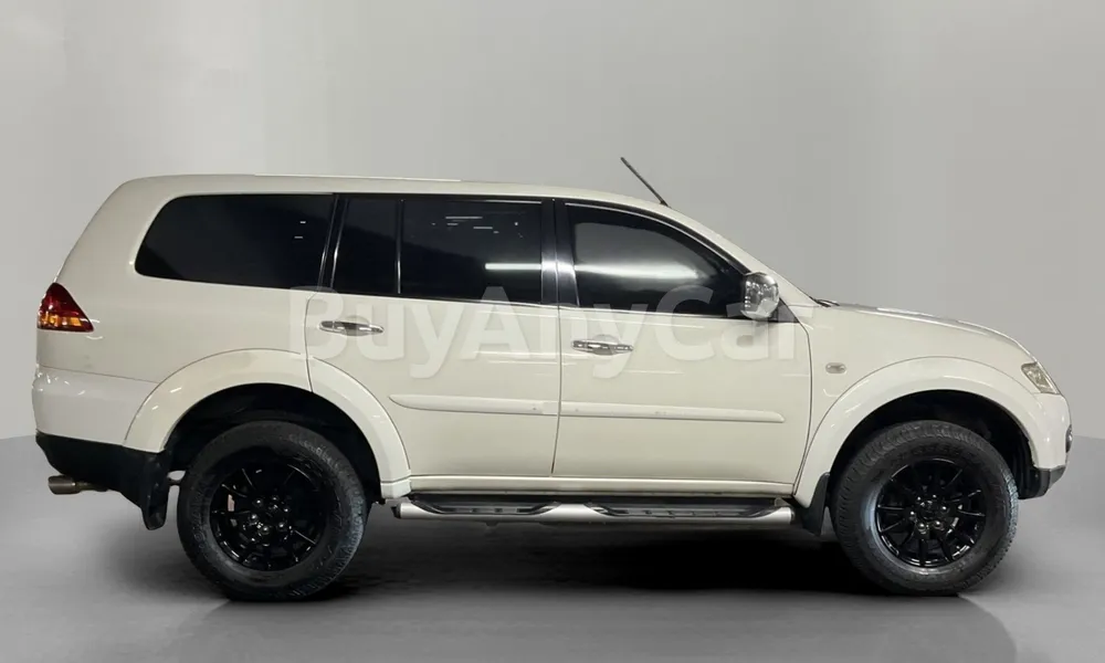 Vehicle photo 3